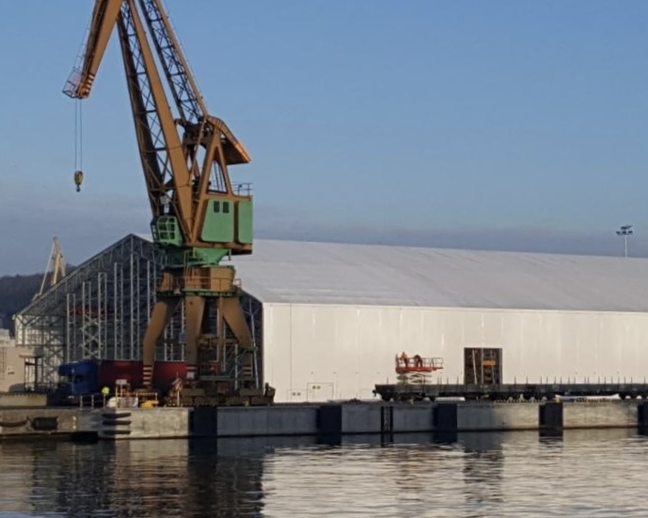 hall tent on the wharf 4_Easy-Resize.com